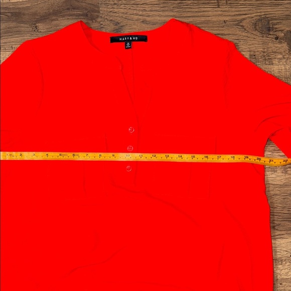 MARY & MO Red Women's Top - Picture 4 of 9